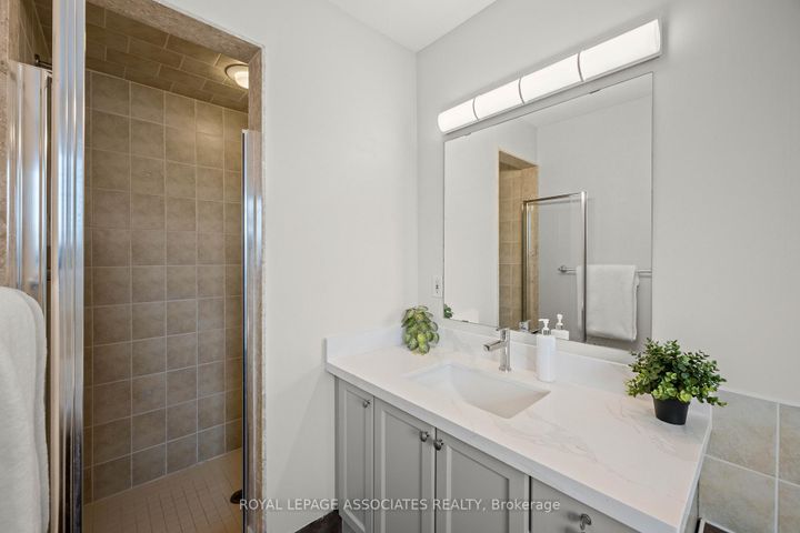 Photo 19 at 33 Evaridge Drive, Cornell, Markham