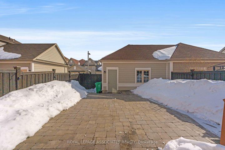 Photo 25 at 33 Evaridge Drive, Cornell, Markham