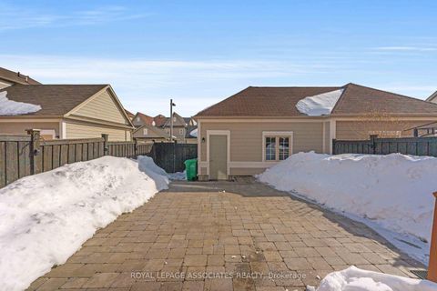 Photo 25 at 33 Evaridge Drive, Cornell, Markham