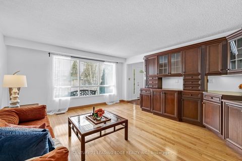 Photo 5 at 121 Twyn Rivers Drive, Rougemount, Pickering