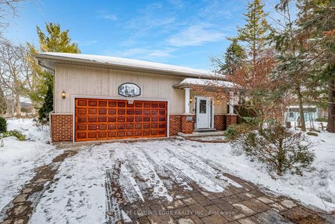 Photo 16 at 121 Twyn Rivers Drive, Rougemount, Pickering