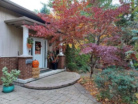 Photo 17 at 121 Twyn Rivers Drive, Rougemount, Pickering