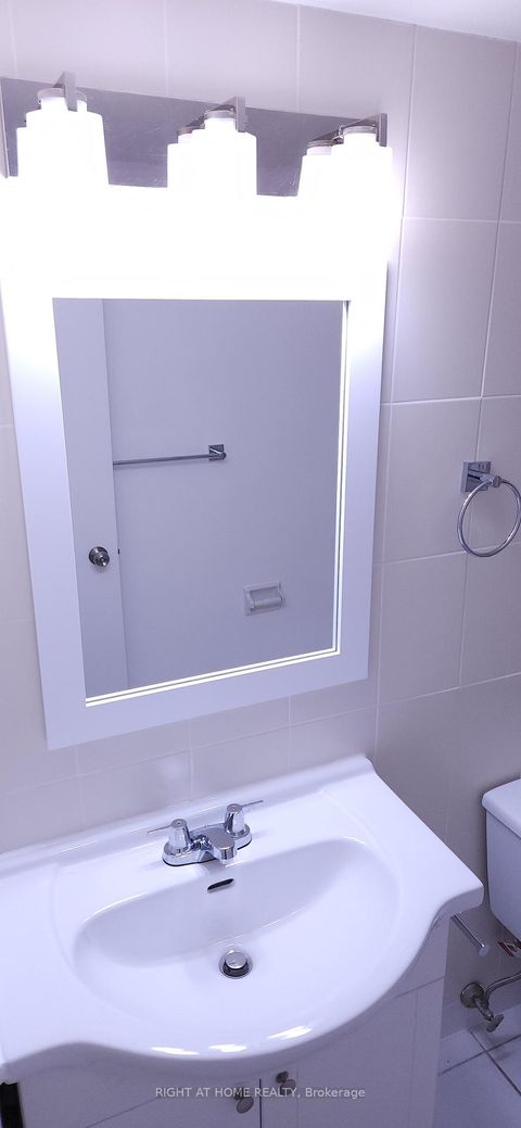 Photo 2 at 505 - 20 Gilder Drive, Eglinton East, Toronto