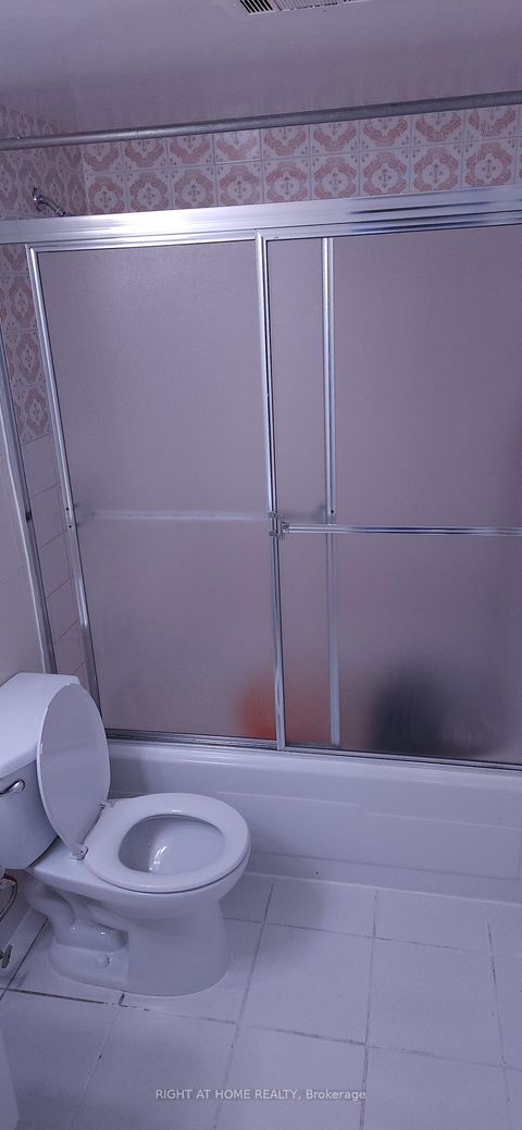 Photo 3 at 505 - 20 Gilder Drive, Eglinton East, Toronto