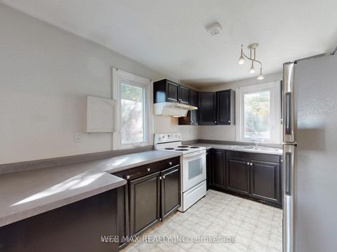 Photo 11 at 40 Brennan Avenue, South Shore, Barrie