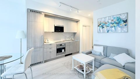 Photo 6 at 708 - 6 Greenbriar Road, Bayview Village, Toronto
