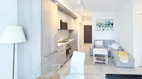 Photo 8 at 708 - 6 Greenbriar Road, Bayview Village, Toronto