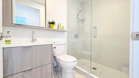 Photo 10 at 708 - 6 Greenbriar Road, Bayview Village, Toronto
