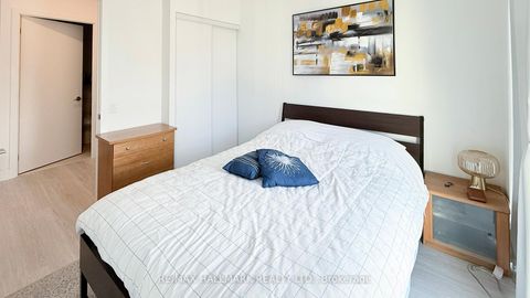 Photo 11 at 708 - 6 Greenbriar Road, Bayview Village, Toronto