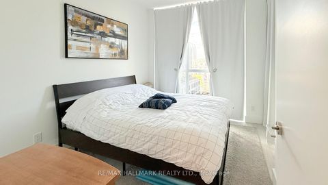 Photo 12 at 708 - 6 Greenbriar Road, Bayview Village, Toronto