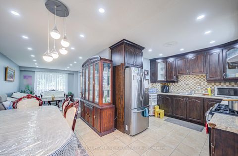 Photo 15 at 29 - 1730 Albion Road, Clairville, Toronto