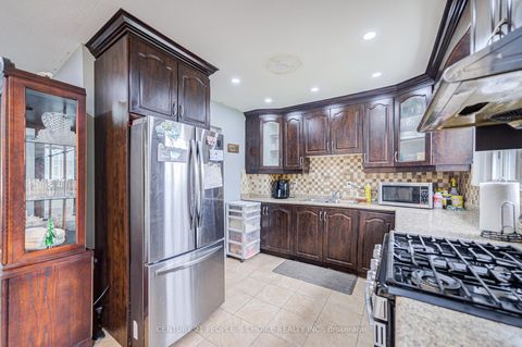 Photo 18 at 29 - 1730 Albion Road, Clairville, Toronto