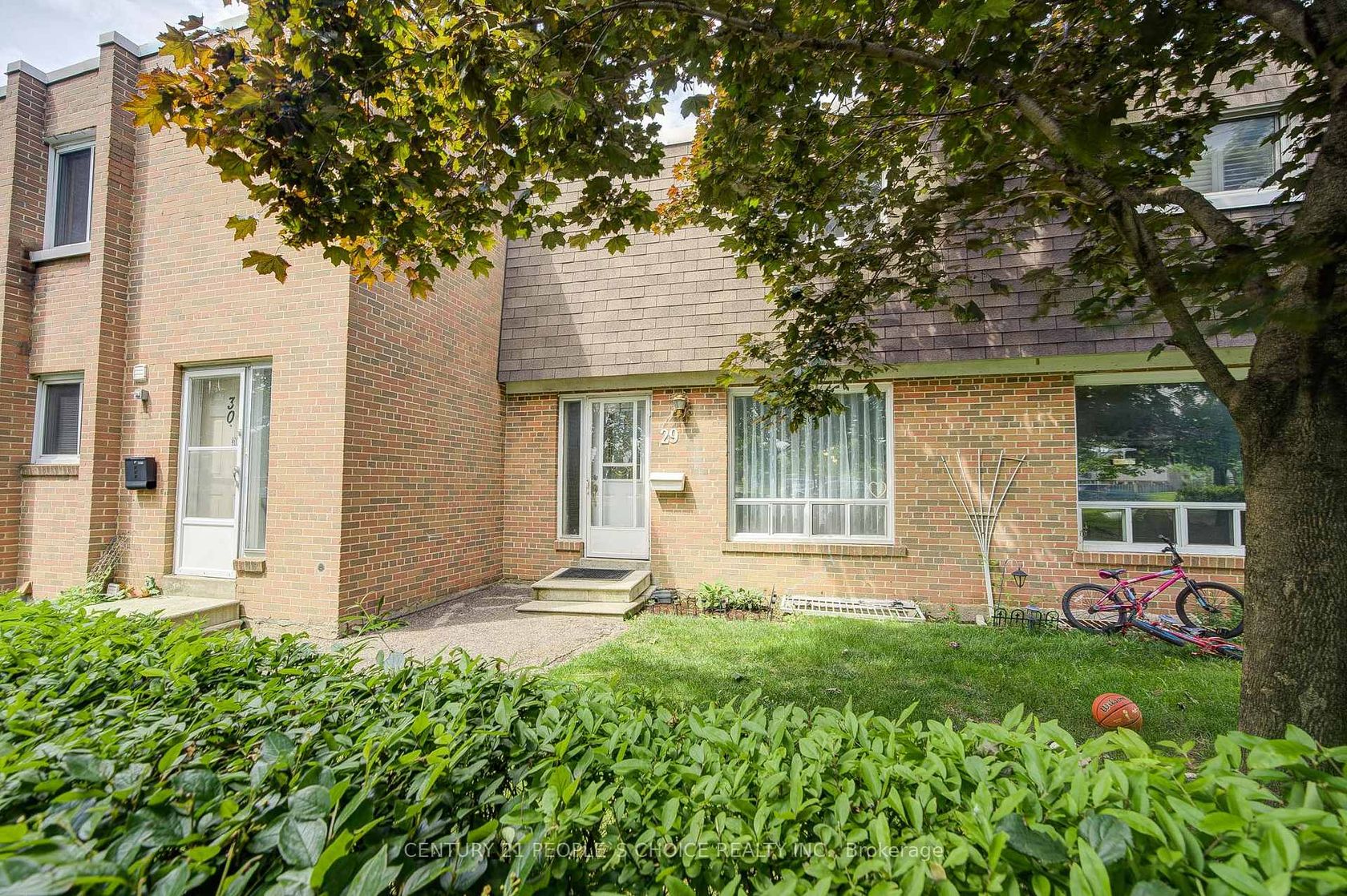 29 - 1730 Albion Road, Clairville, Toronto by Loree Meneguzzi Real Estate 29 - 1730 Albion Road, Clairville, Toronto