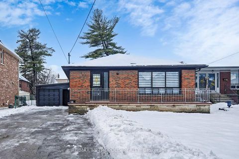 Photo 2 at 20 Knox Avenue, Humber Summit, Toronto