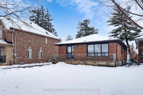 Photo 3 at 20 Knox Avenue, Humber Summit, Toronto