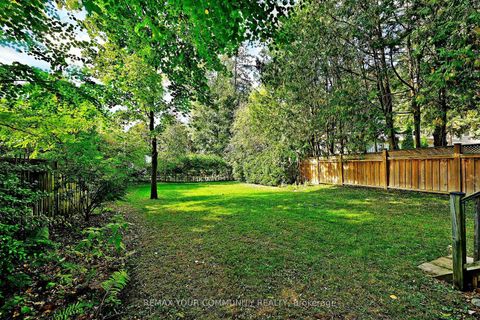 Photo 3 at 88 Wells Street, Aurora Village, Aurora