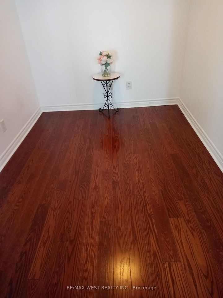 Photo 11 at 522 - 27 Rean Drive, Bayview Village, Toronto