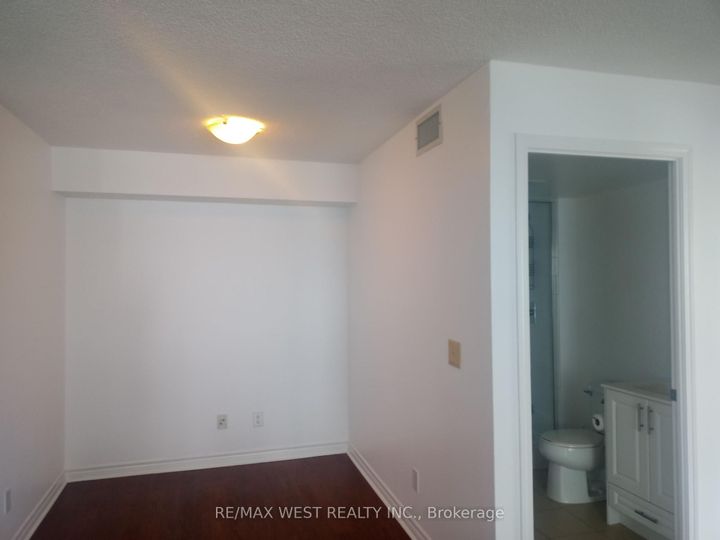 Photo 14 at 522 - 27 Rean Drive, Bayview Village, Toronto