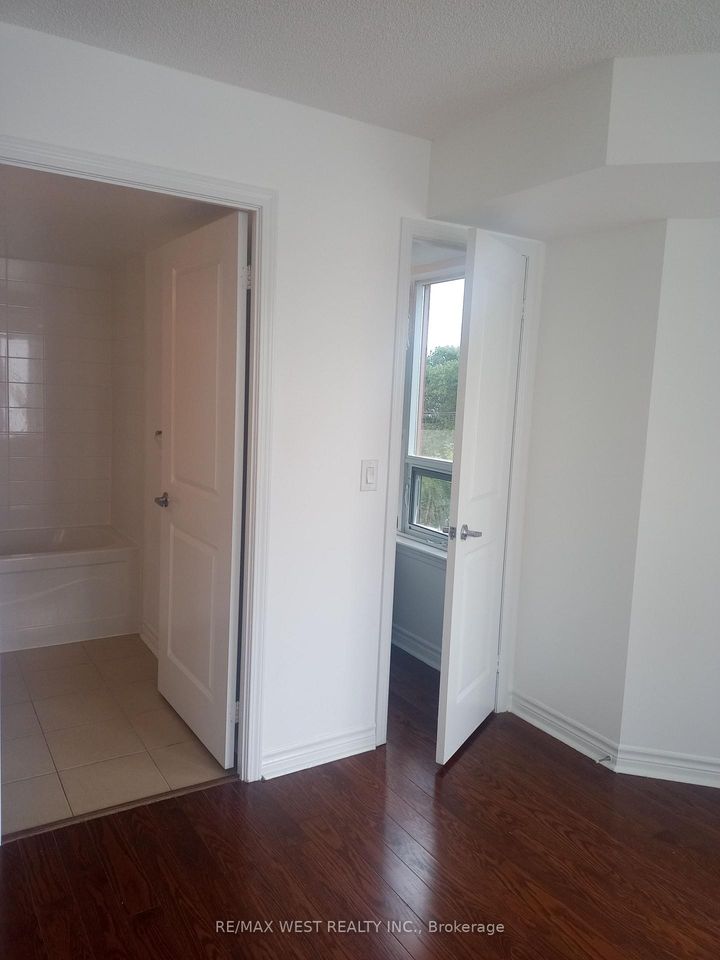 Photo 17 at 522 - 27 Rean Drive, Bayview Village, Toronto