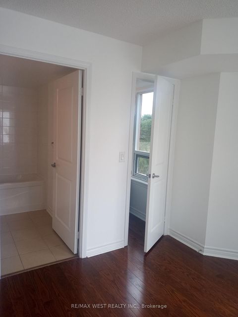 Photo 17 at 522 - 27 Rean Drive, Bayview Village, Toronto