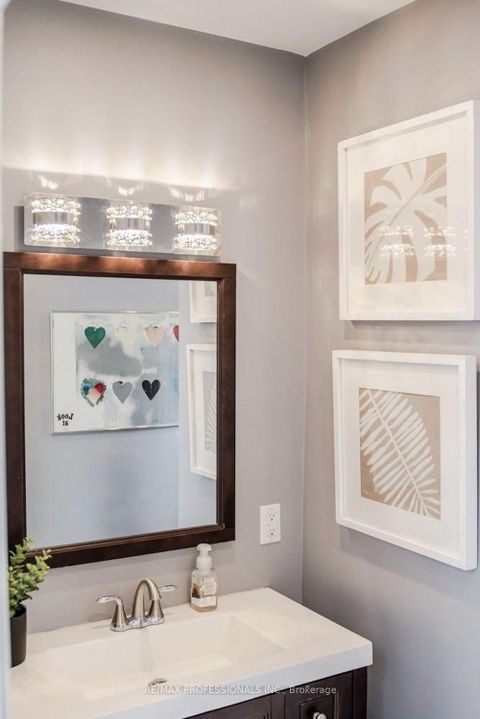 Photo 8 at 68 Overbank Drive, McLaughlin, Oshawa