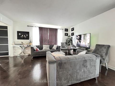 Photo 9 at 68 Overbank Drive, McLaughlin, Oshawa