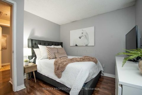 Photo 11 at 68 Overbank Drive, McLaughlin, Oshawa