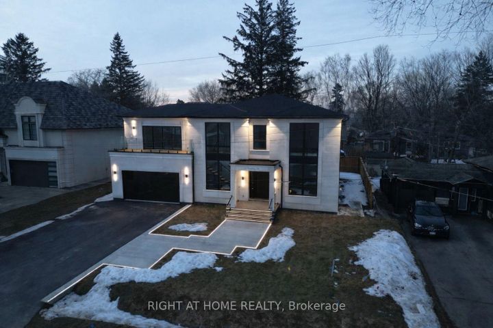 Photo 1 at 61 Floresta Court, Ancaster, Hamilton
