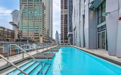 Photo 13 at 2008 - 1 Yorkville Avenue, Annex, Toronto