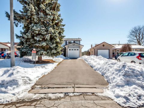 Photo 1 at 613 Foxrun Court, Pinecrest, Oshawa