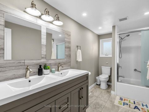 Photo 8 at 613 Foxrun Court, Pinecrest, Oshawa