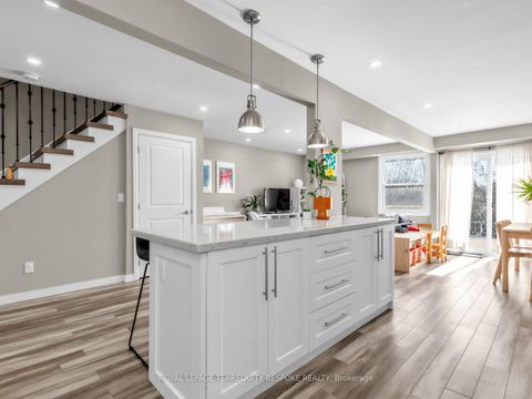 Photo 19 at 613 Foxrun Court, Pinecrest, Oshawa