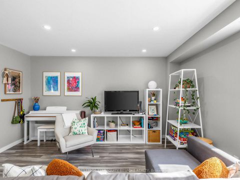 Photo 22 at 613 Foxrun Court, Pinecrest, Oshawa