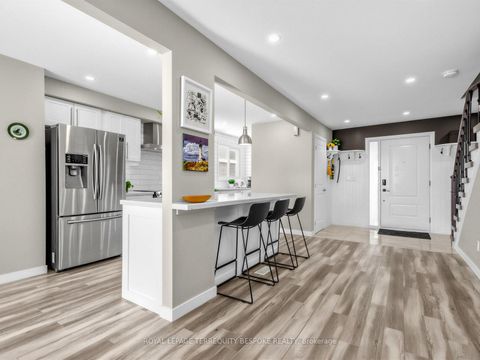 Photo 23 at 613 Foxrun Court, Pinecrest, Oshawa