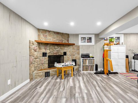 Photo 29 at 613 Foxrun Court, Pinecrest, Oshawa