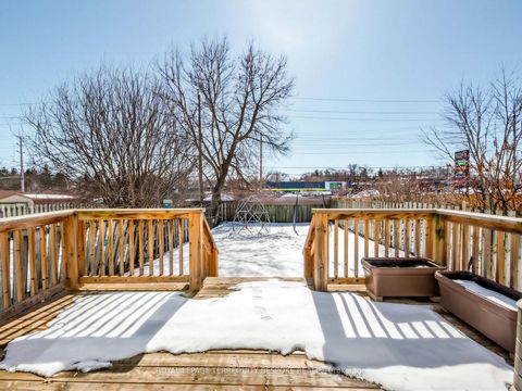 Photo 32 at 613 Foxrun Court, Pinecrest, Oshawa