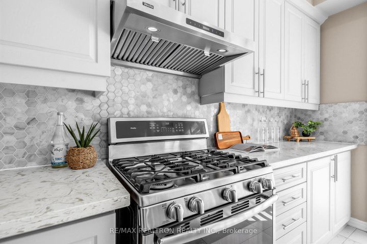 Photo 16 at 21 Rennie Avenue, Box Grove, Markham