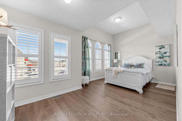 Photo 32 at 21 Rennie Avenue, Box Grove, Markham