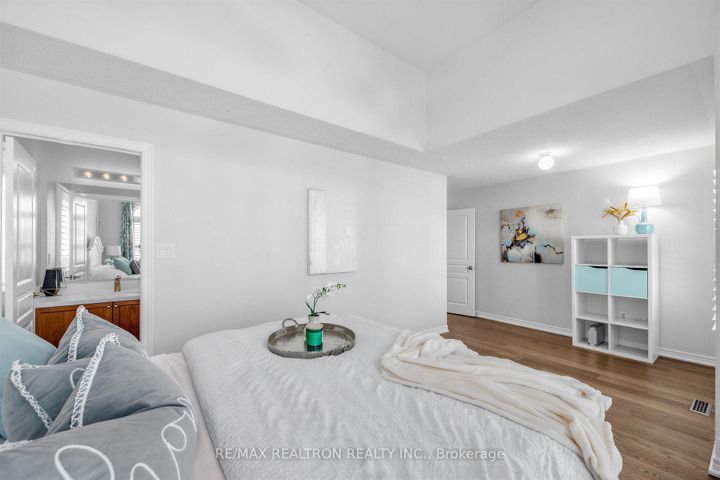 Photo 33 at 21 Rennie Avenue, Box Grove, Markham