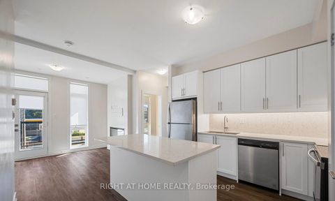 Photo 11 at 8 - 12860 YONGE Street, Oak Ridges, Richmond Hill