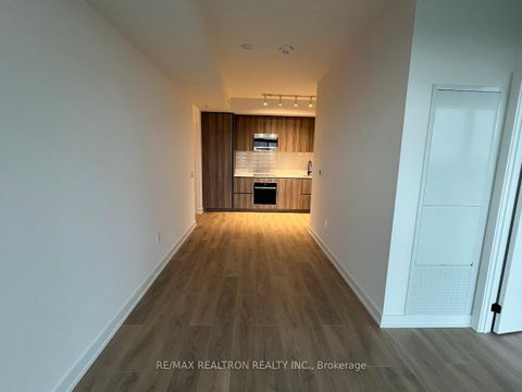 Photo 14 at 1709 - 117 Broadway Avenue, Mount Pleasant West, Toronto