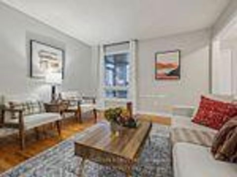 Photo 5 at 214 B0RROWS ST Street W, Lakeview Estates, Vaughan