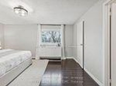 Photo 20 at 214 B0RROWS ST Street W, Lakeview Estates, Vaughan