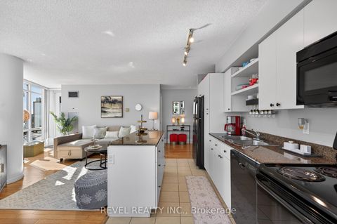 Photo 13 at 603 - 361 Front Street W, Waterfront Communities C1, Toronto