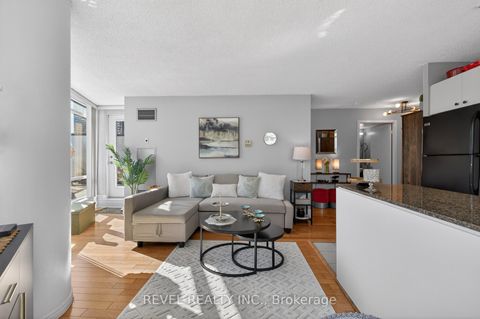Photo 14 at 603 - 361 Front Street W, Waterfront Communities C1, Toronto