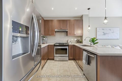 Photo 18 at 201 Barons Street, Kleinburg, Vaughan