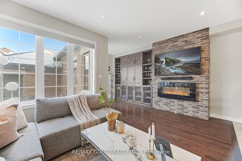 Photo 22 at 201 Barons Street, Kleinburg, Vaughan