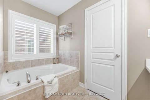 Photo 31 at 201 Barons Street, Kleinburg, Vaughan