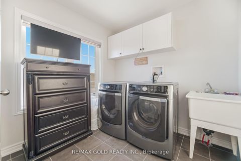 Photo 32 at 201 Barons Street, Kleinburg, Vaughan