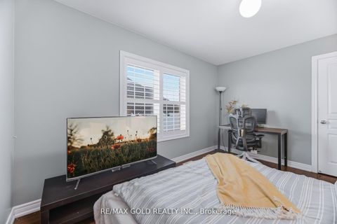 Photo 35 at 201 Barons Street, Kleinburg, Vaughan